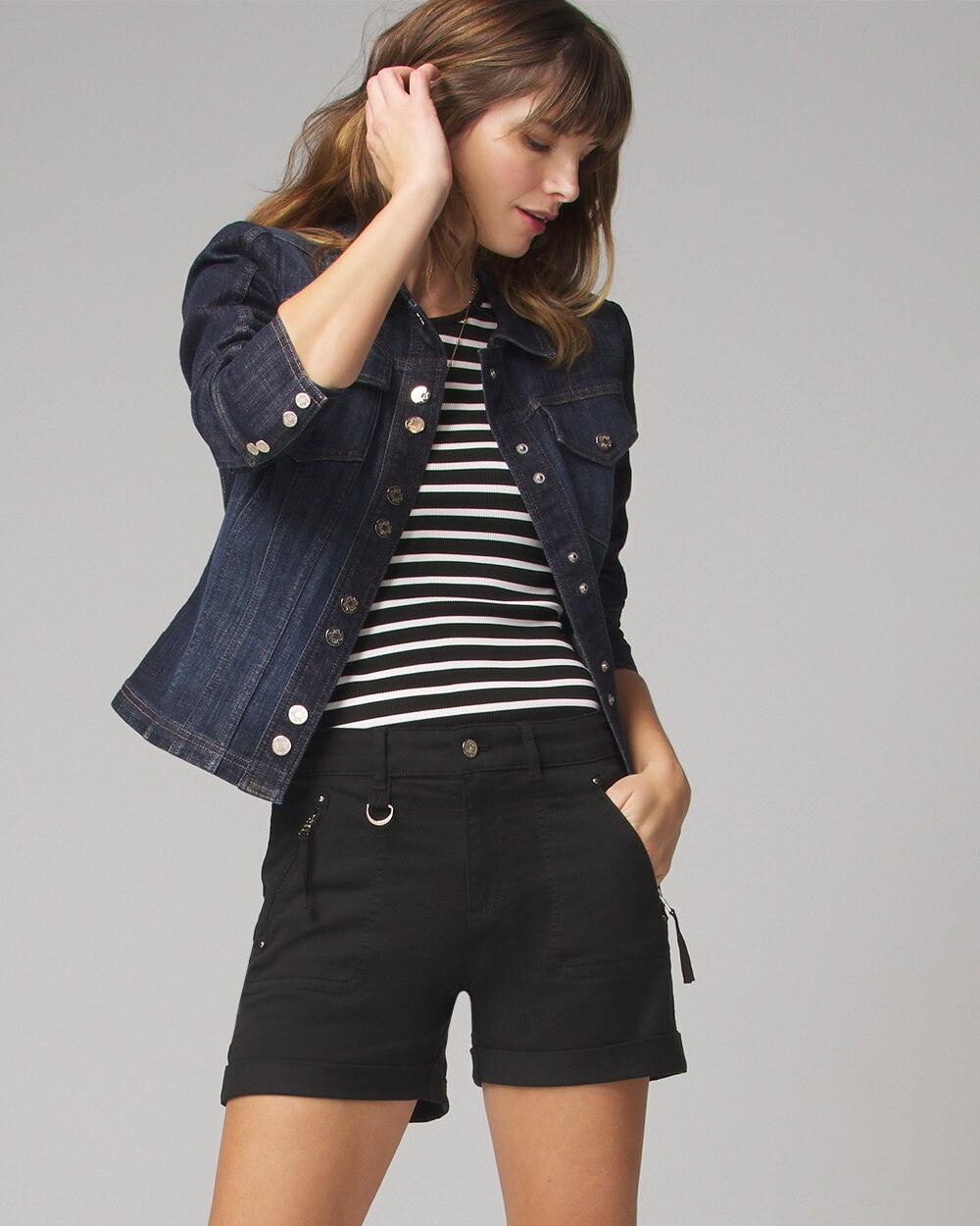 White House Black Market Mid-rise Pret-a-play Shorts In Black
