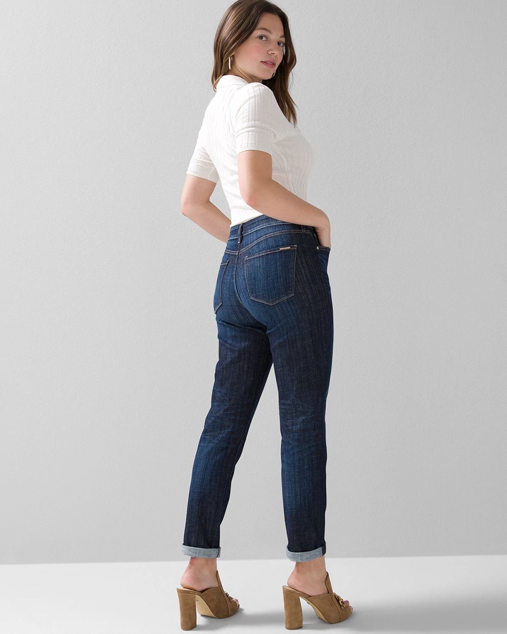 Curvy Mid-Rise Everyday Soft Girlfriend Jeans